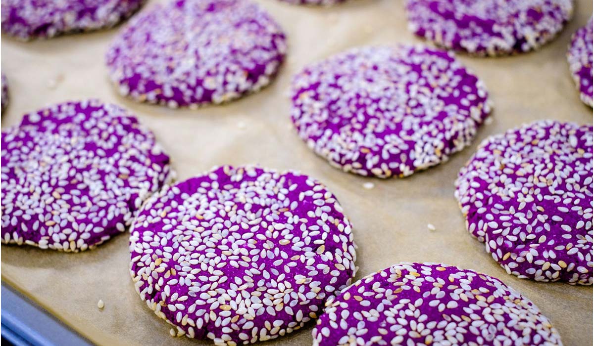 Dyeing Sugar Cookies Purple with Food Coloring