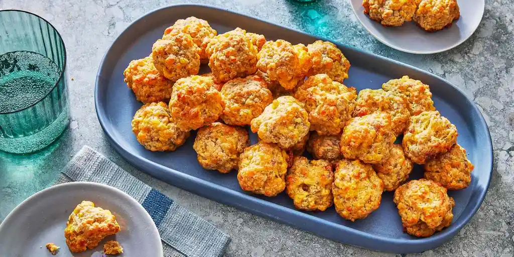 cream-cheese-sausage-balls-YOUR- MOMMA’S- SAUSAGE- BALLS (BUT BETTER!)